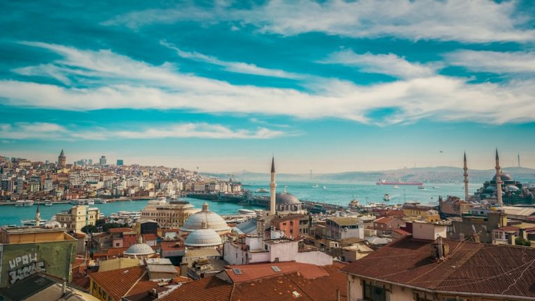 Türkiye gündem haberleri için şehir ve kıyı görünümü